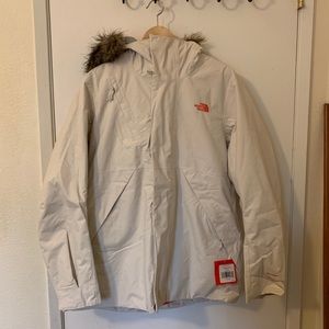 NWT The North face women’s jacket